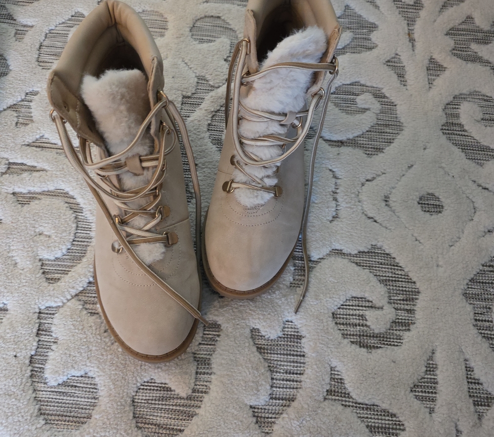 Women's Plush-Lined Tan Winter Hiker Boots